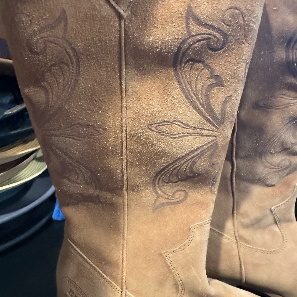 Urban Outfitters Camel Heeled Boots - Picture 4 of 12